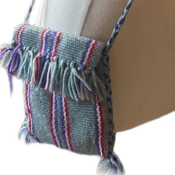 Colombian handmade wayuu striped blue woven knit Crossbody flap fringe bag 6x7” - Picture 4 of 12